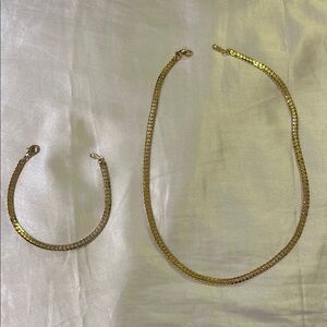Elegant Gold-Tone Necklace and Bracelet Set